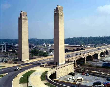 Zoom on the image : Soldiers' and Sailors' Memorial Bridge, Harrisburg, Pennsylvania
